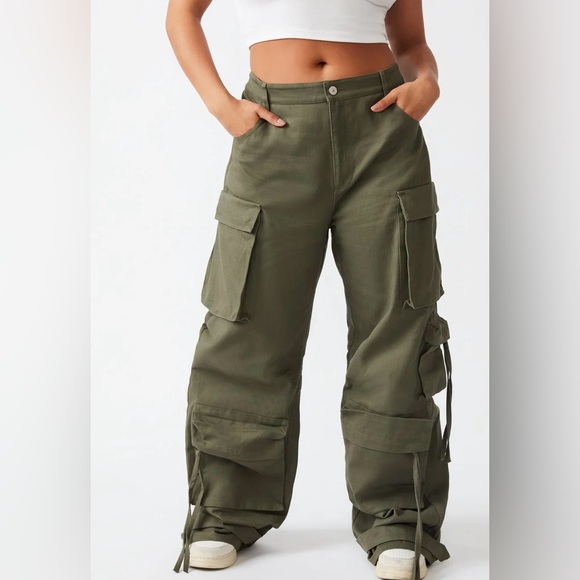 NWT Steve Madden Cargo Pants - Picture 4 of 6